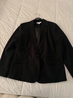Black Single-Button Tailored Blazer